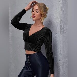 La Senza long sleeve crop top